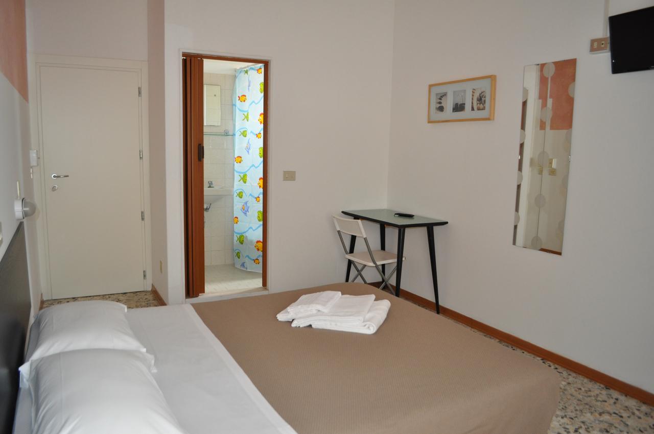 Hotel Urano Cattolica Exterior photo